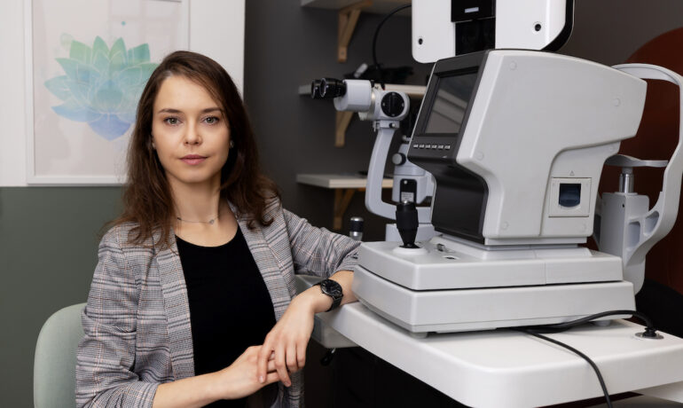 Jak wygląda wizyta u optometrysty krok po kroku?