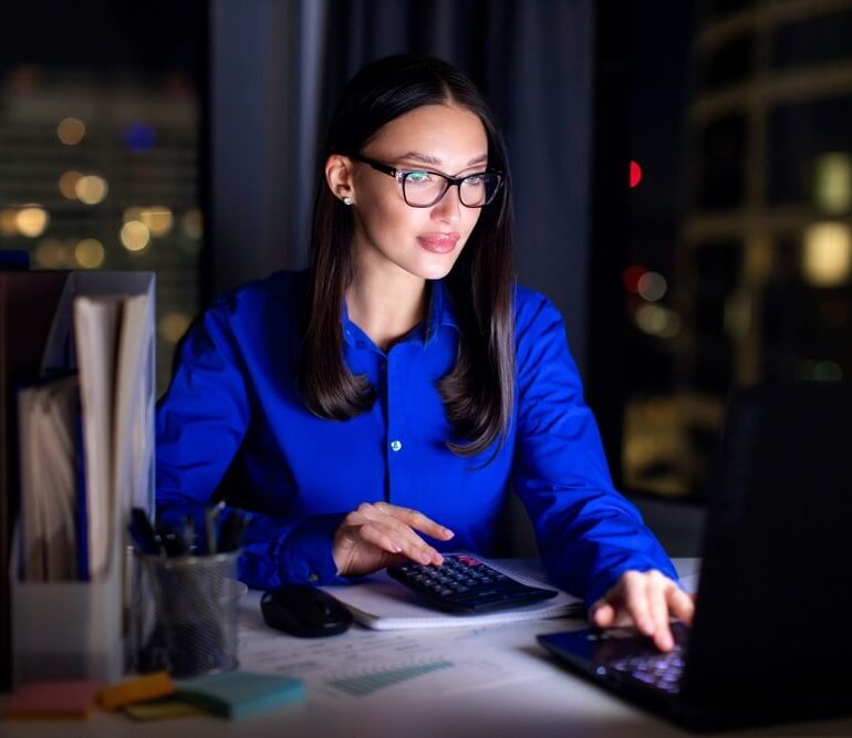 Jakie okulary do pracy przy komputerze wybrać?